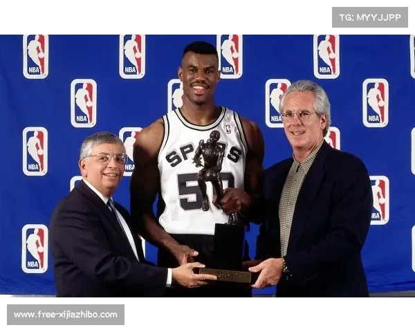 WNBA官方公布最佳阵容 威尔逊和托马斯入选一阵 佩奇荣登二阵