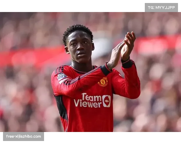 曼联15岁新星参加一队训练赛 赛季首秀仍有可能